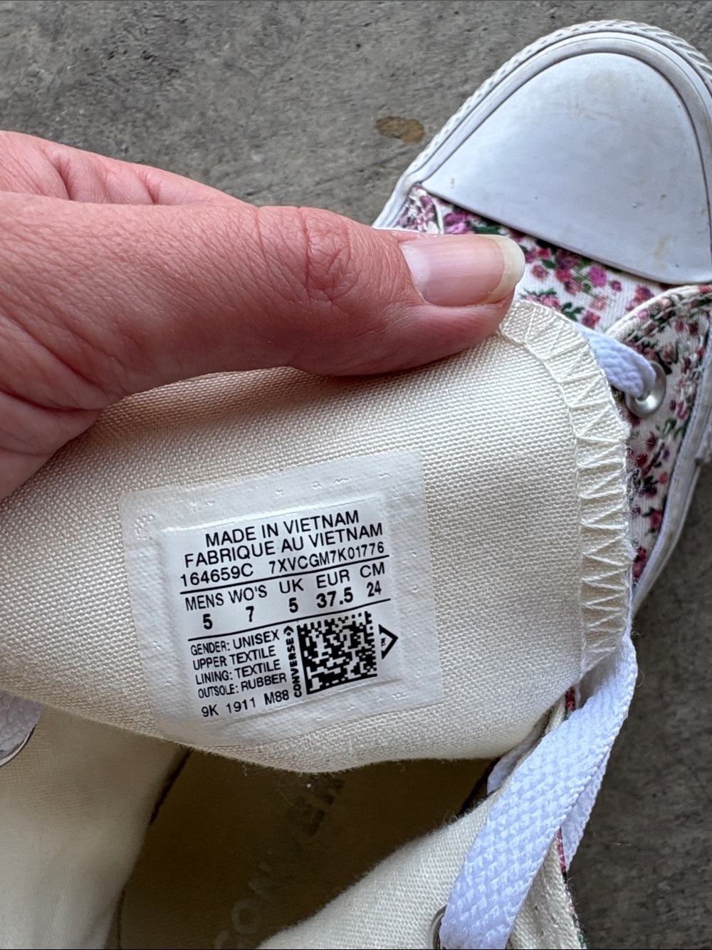 Women’s Hightop Floral Converse - Picture 3 of 4